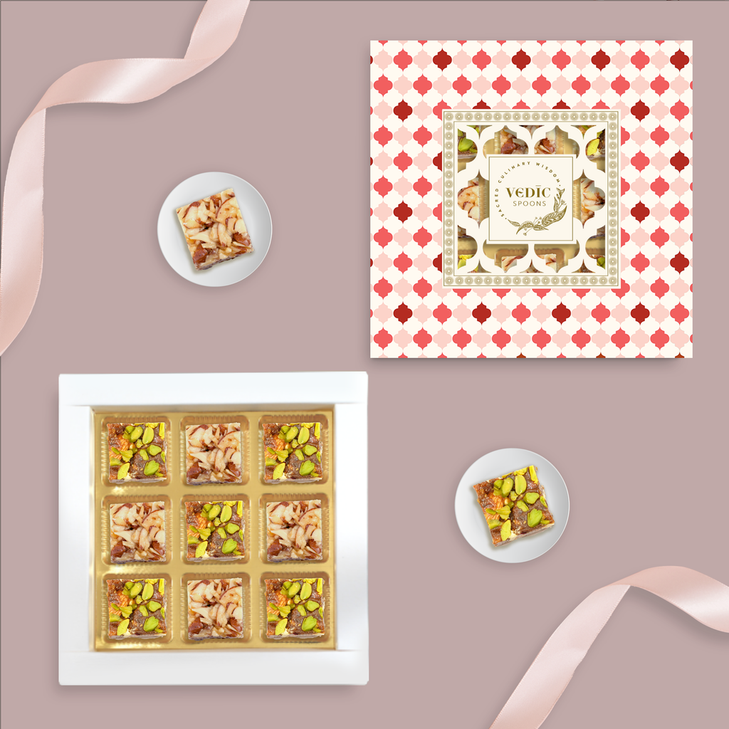9 pc Box Date Dryfruit + Roasted Almonds